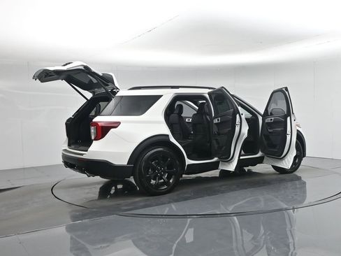 Certified 2023 Ford Explorer ST-Line w/ Class IV Trailer Tow Package image 6