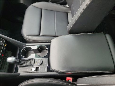 Used 2023 Volkswagen Atlas SEL R-Line image 22