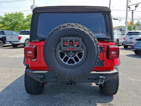 Used 2023 Jeep Wrangler Unlimited Rubicon w/ Xtreme 35 Tire Package AWD/4WD image 4
