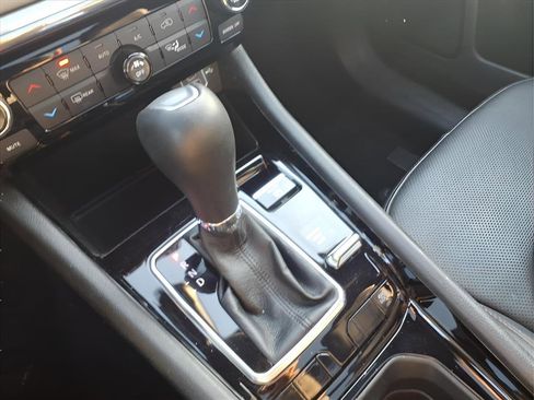 Used 2024 Jeep Compass Limited w/ Elite Group image 17