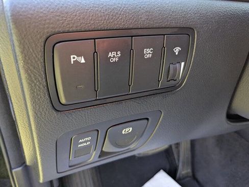 Used 2011 Hyundai Genesis 3.8 w/ Technology Pkg 4 image 19