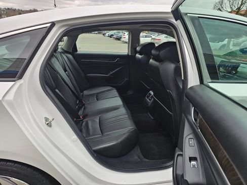 Used 2020 Honda Accord Touring image 11