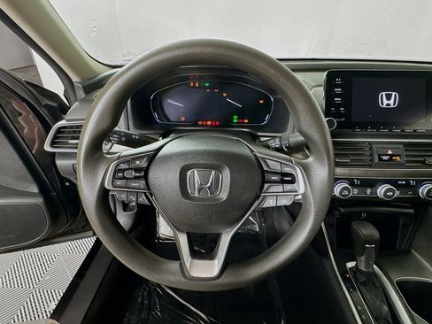Used 2018 Honda Accord LX image 13