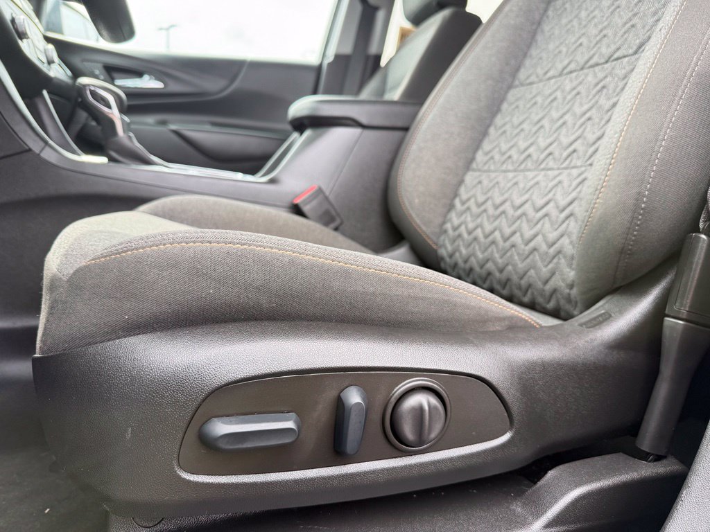 Used 2023 Chevrolet Equinox LT FWD image 10