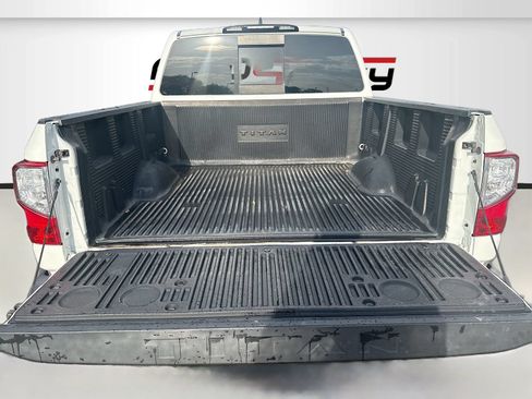 Used 2023 Nissan Titan SV w/ SV Convenience Package RWD image 24