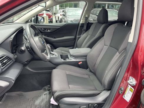 Certified 2025 Subaru Outback Premium AWD/4WD image 8