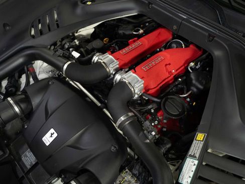 Used 2017 Ferrari California T RWD image 21