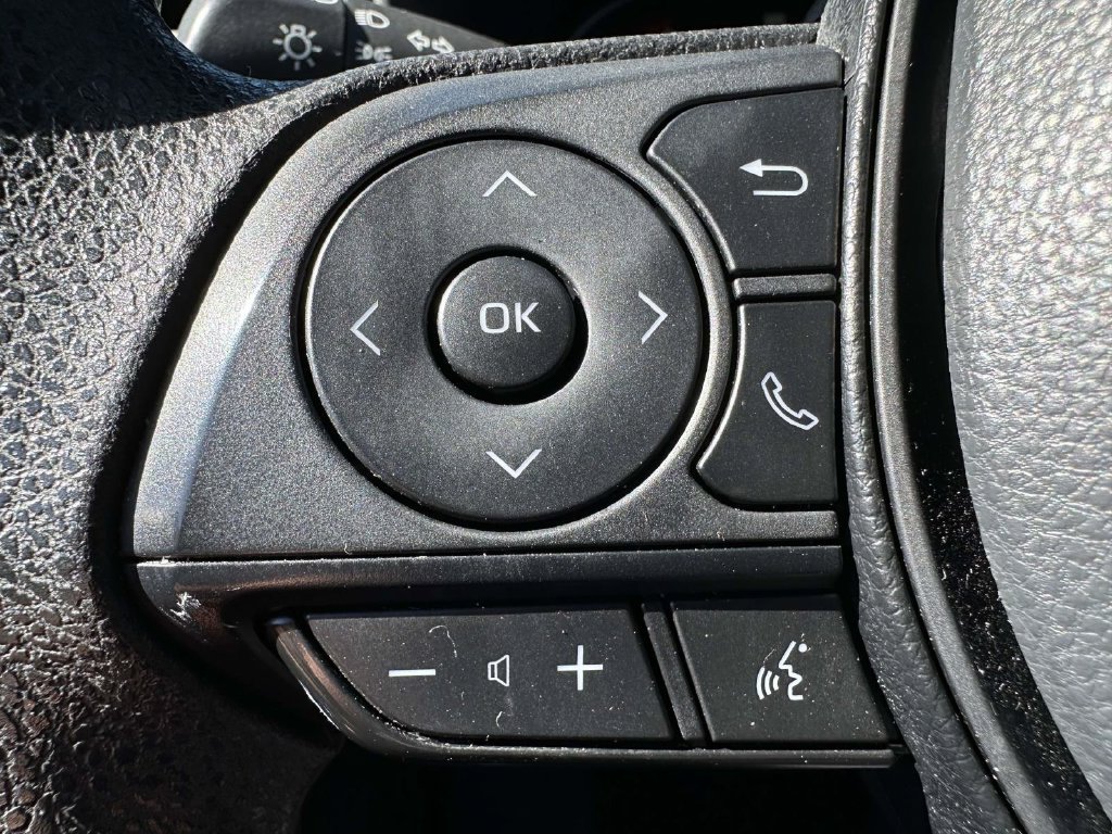Used 2025 Toyota RAV4 LE AWD/4WD image 27