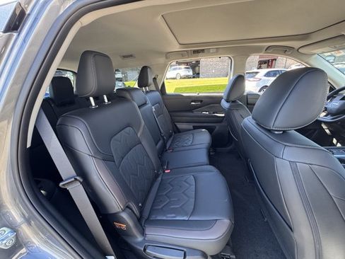 New 2026 Nissan Pathfinder Platinum w/ Cargo Package AWD/4WD image 19