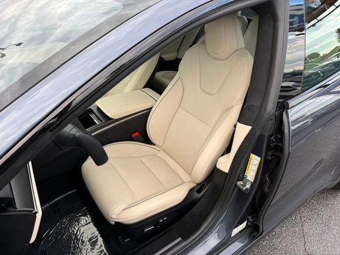 Used 2023 Tesla Model S Plaid image 10
