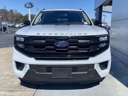 Used 2025 Ford Expedition Active image 12