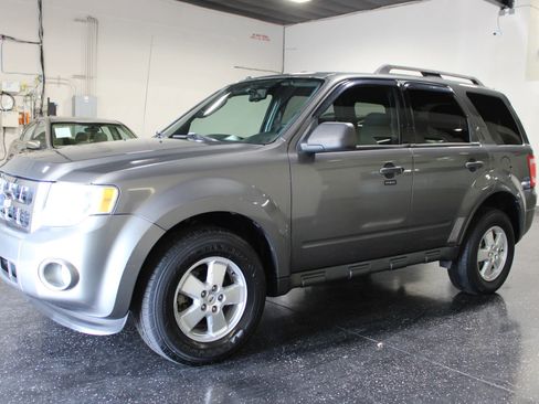 Used 2010 Ford Escape XLT FWD image 6
