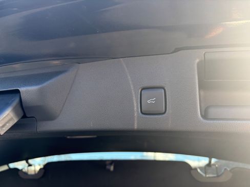 Used 2022 Ford Escape SEL image 7