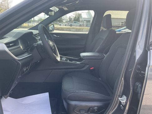 Used 2024 Jeep Grand Cherokee L Laredo w/ Luxury Tech Group I AWD/4WD image 8