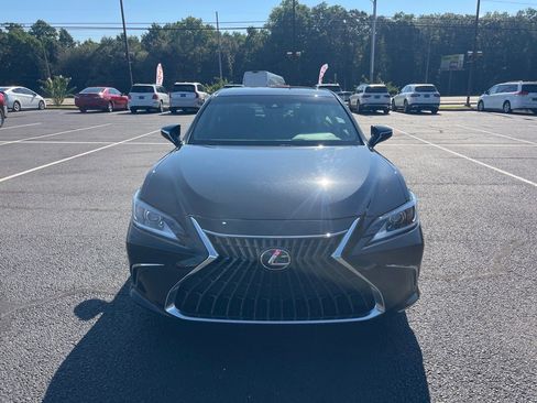Used 2022 Lexus ES 350 w/ Premium Package image 2