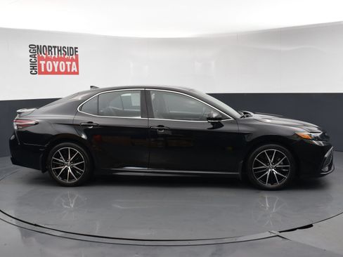 Used 2023 Toyota Camry SE w/ Cold Weather Package FWD image 5