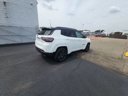 Used 2022 Jeep Compass High Altitude AWD/4WD image 18