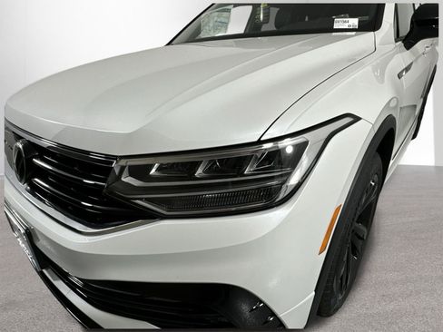 Used 2024 Volkswagen Tiguan SE R-Line w/ MDO Package, Two-Row image 31