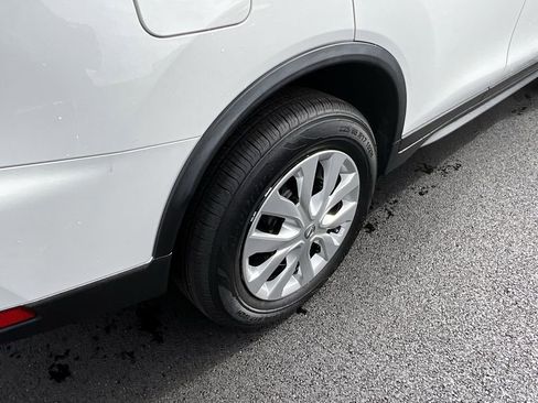 Certified 2020 Nissan Rogue S image 19