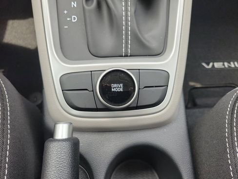 Certified 2025 Hyundai Venue SEL image 27