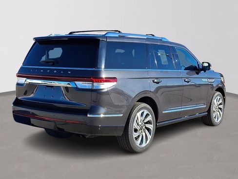 Certified 2023 Lincoln Navigator Reserve image 6