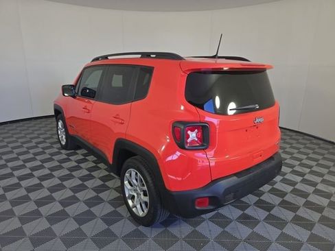 Used 2018 Jeep Renegade Latitude image 4