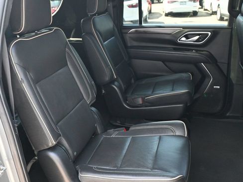 Used 2023 Chevrolet Suburban Premier RWD image 22