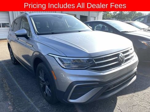 Used 2024 Volkswagen Tiguan SE AWD/4WD image 12