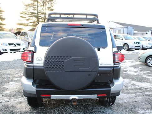 Used 2008 Toyota FJ Cruiser 4WD image 8