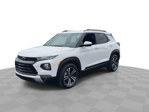 Certified 2023 Chevrolet TrailBlazer LT w/ LPO, Blackout Package FWD image 4