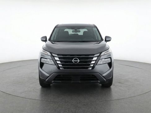 Used 2025 Nissan Rogue SV image 2