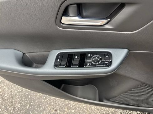 Used 2026 Nissan Leaf SV+ w/ Floor Mat Package (SV+) FWD image 27