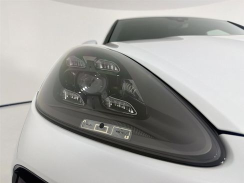 Certified 2022 Porsche Cayenne Turbo image 30