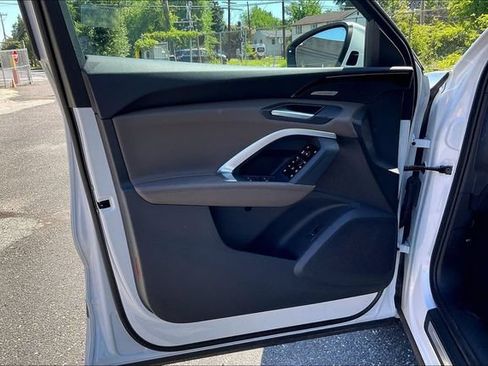 Certified 2025 Audi Q5 Premium Plus w/ Premium Plus AWD/4WD image 22