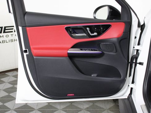 Certified 2025 Mercedes-Benz GLC 300 4MATIC image 11