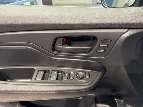 Used 2023 Honda Odyssey Sport image 13