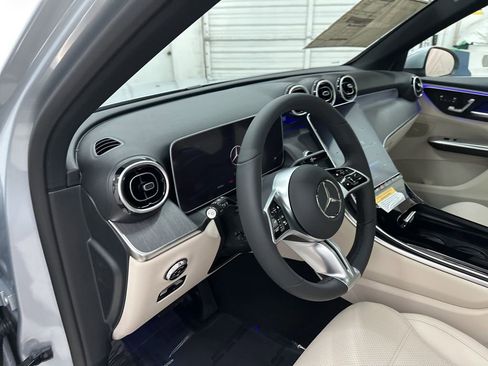 New 2026 Mercedes-Benz GLC 300 image 9