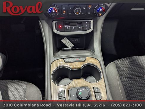 Used 2021 GMC Acadia SLE w/ Driver Convenience Package image 24