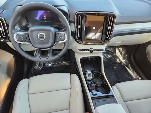 New 2026 Volvo XC40 B5 Plus w/ Protection Package Premier image 15