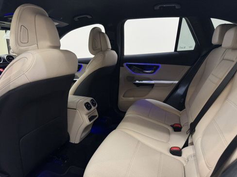 Certified 2025 Mercedes-Benz GLC 300 image 9