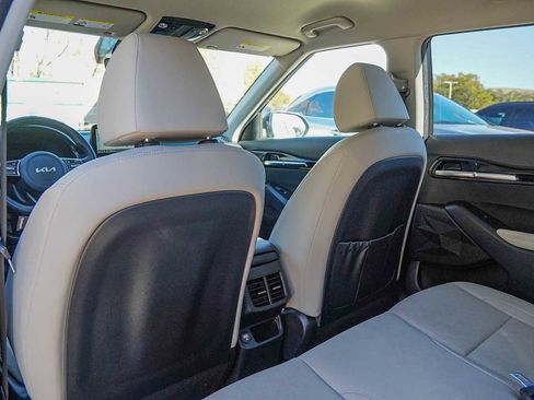 Used 2023 Kia Seltos SX image 29