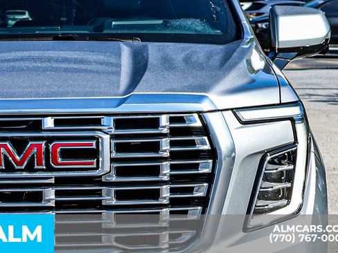 Used 2025 GMC Yukon XL Denali AWD/4WD image 15