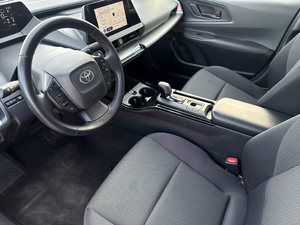Certified 2025 Toyota Prius LE FWD image 10