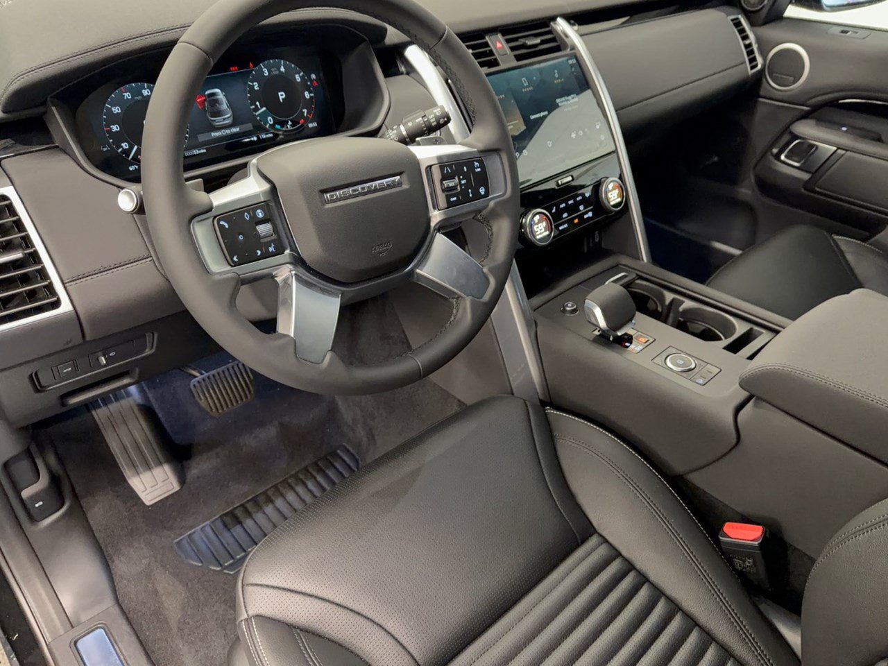 New 2026 Land Rover Discovery S AWD/4WD image 4