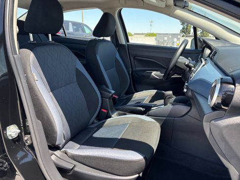 Used 2025 Nissan Versa SV FWD image 33