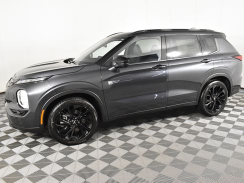 Used 2025 Mitsubishi Outlander SEL Black Edition image 9