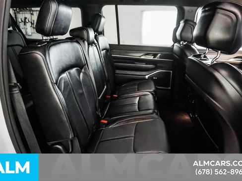 Used 2024 Jeep Wagoneer L Series II RWD image 15