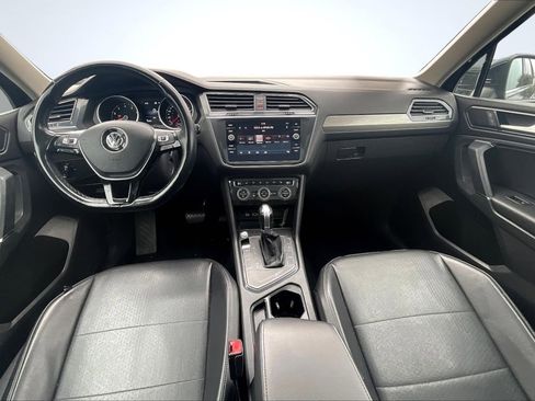 Used 2018 Volkswagen Tiguan SE w/ Panoramic Sunroof Package image 16