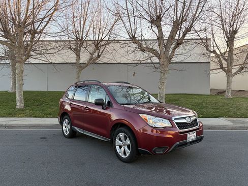 Used 2015 Subaru Forester 2.5i w/ Alloy Wheel Package image 11