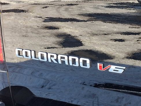 Used 2018 Chevrolet Colorado W/T image 26